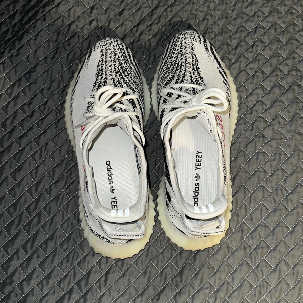 Authentic Yeezy boost - Picture 3 of 5